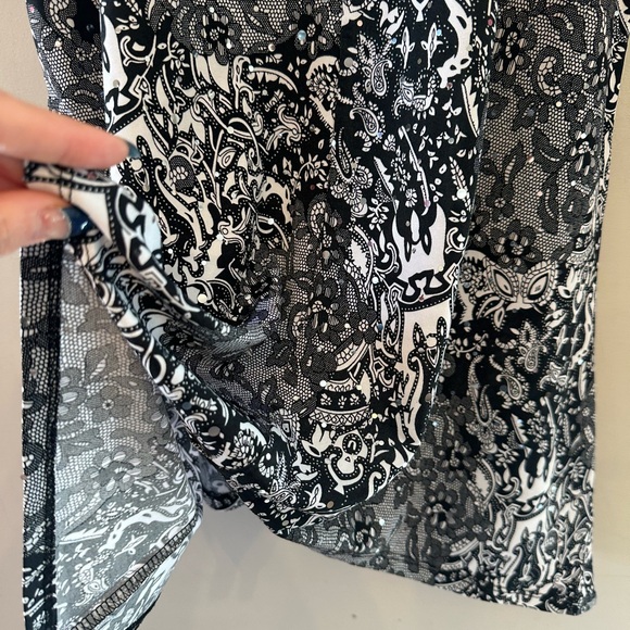 Y2K Era Brittany Black Black & White Sequined Floral Tunic Top Size Medium - Picture 4 of 6